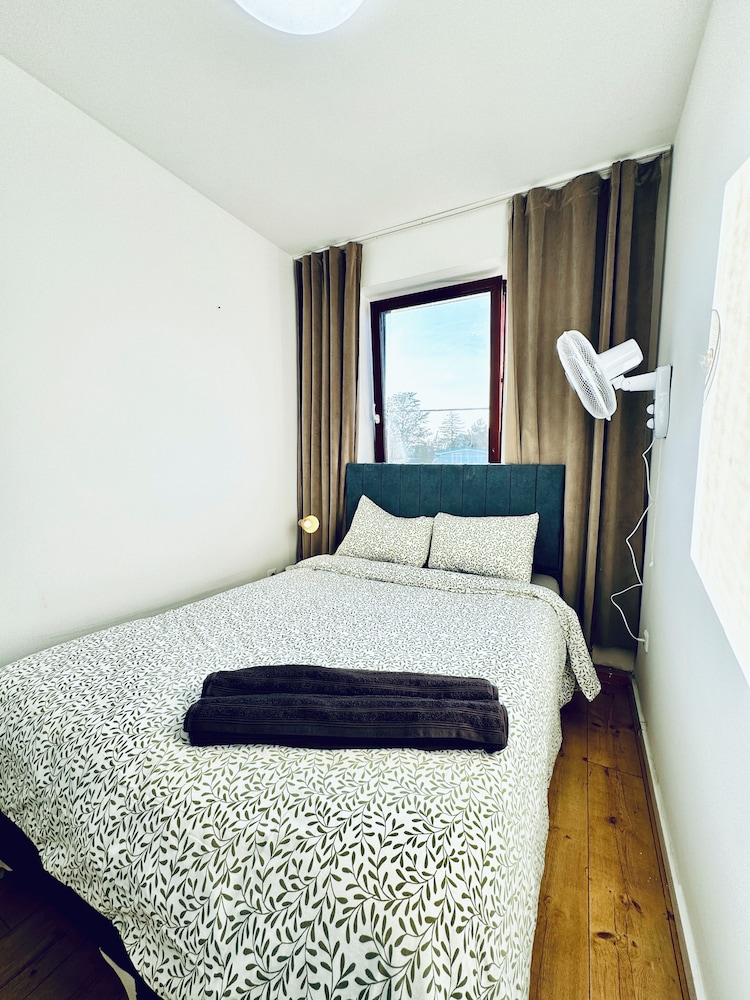 Spacious Budget Home Garden Stay