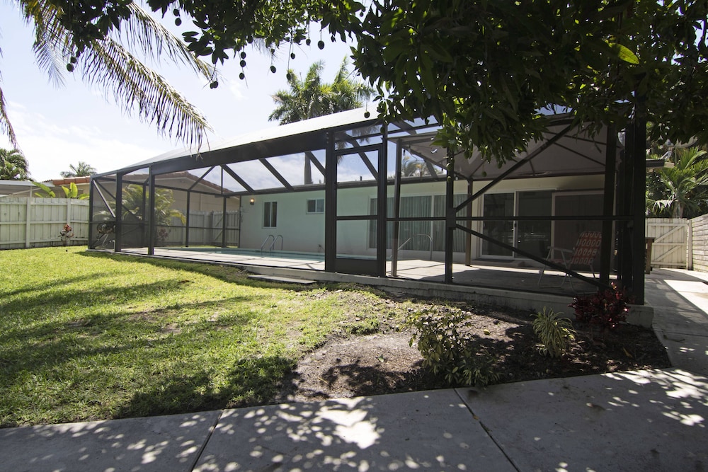 Waterfront Oasis w/ Enclosed Pool! - Image 2