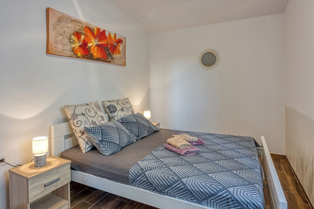 Apartment Alice - close to Pula centre