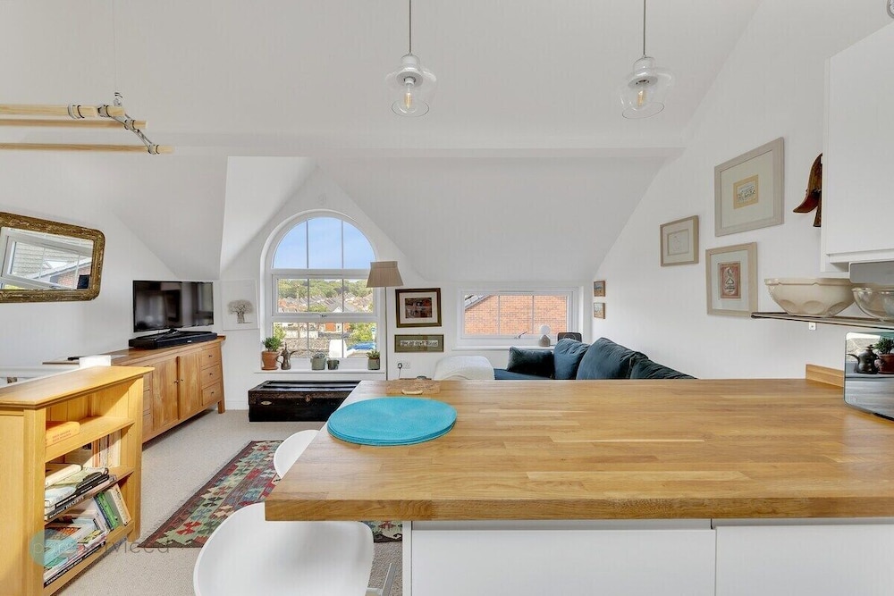 Bantham Mews by Pureserviced 1 Bedroom Luxury Mews