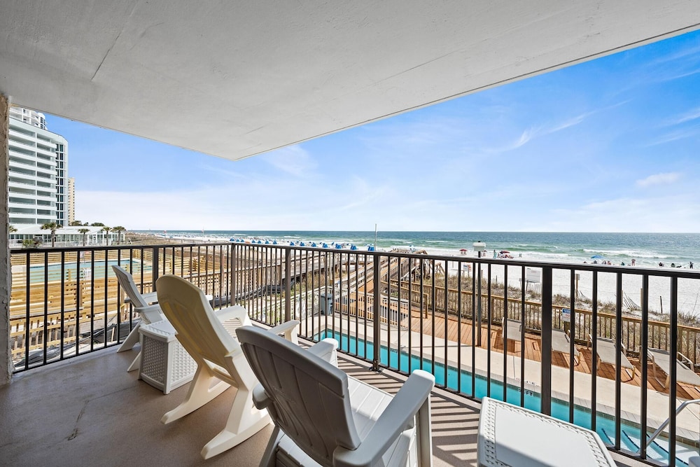 Ocean Breeze East 201
