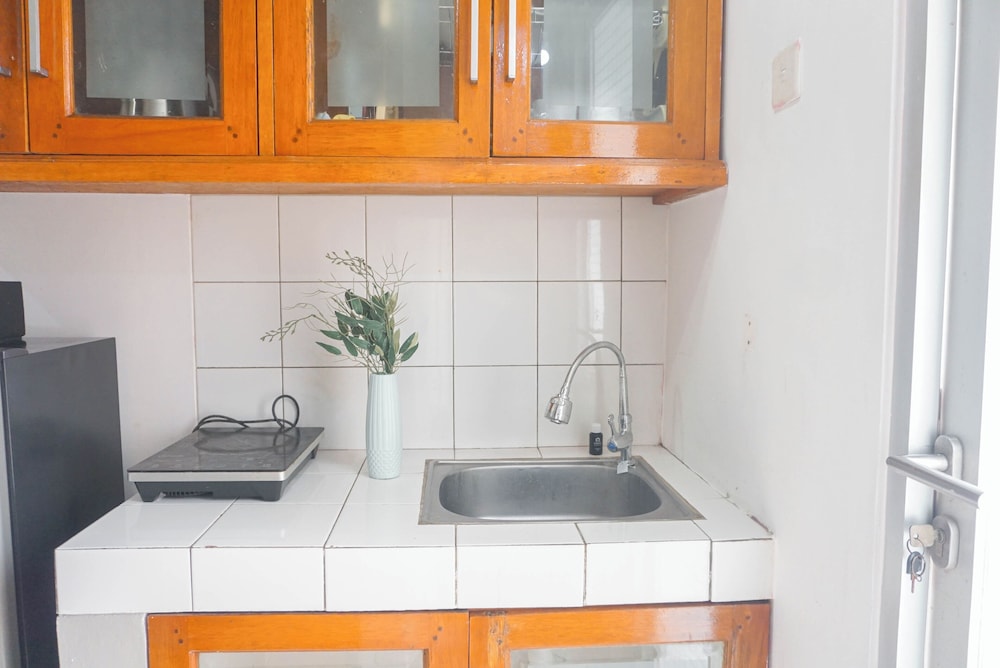 Homey And Cozy Studio Apartment Margonda Residence 2