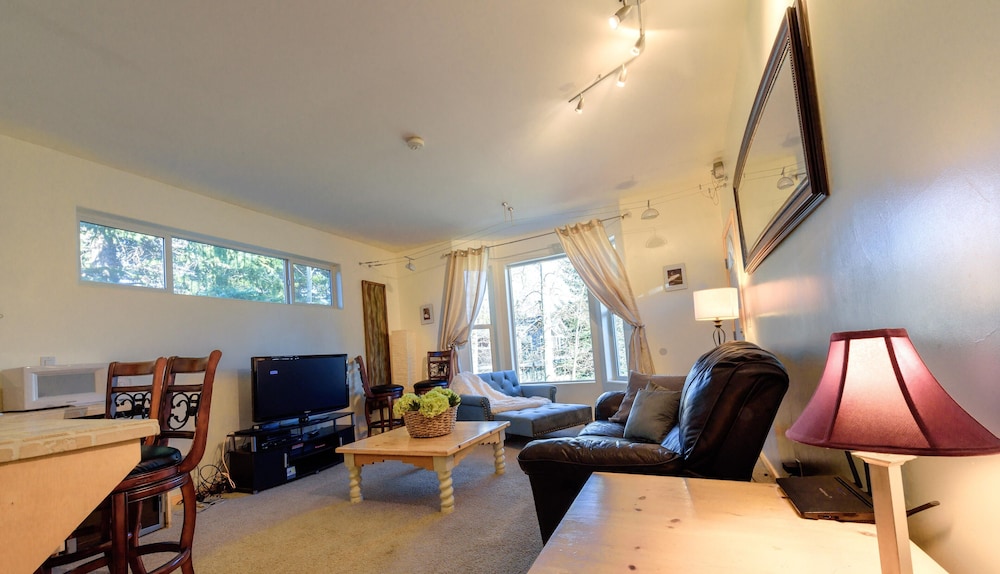 Lake Tahoe Vacations - Mv25: Waterfront Tahoe Keys Home -30 Days Minimum - Property Image 15