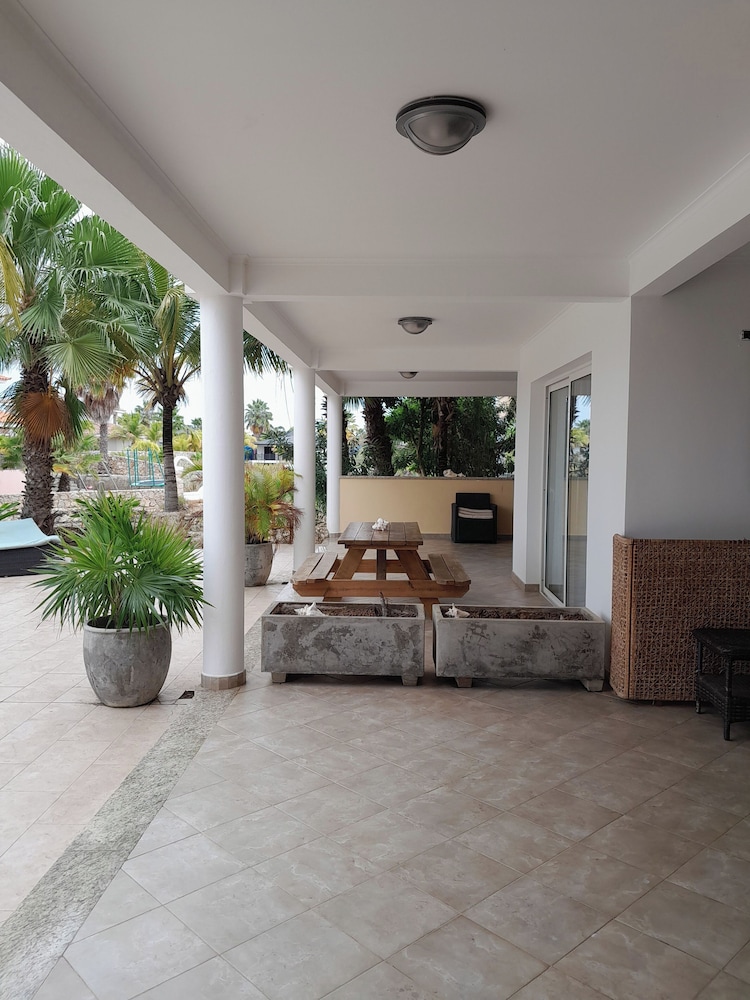 Bella Breeze Resort