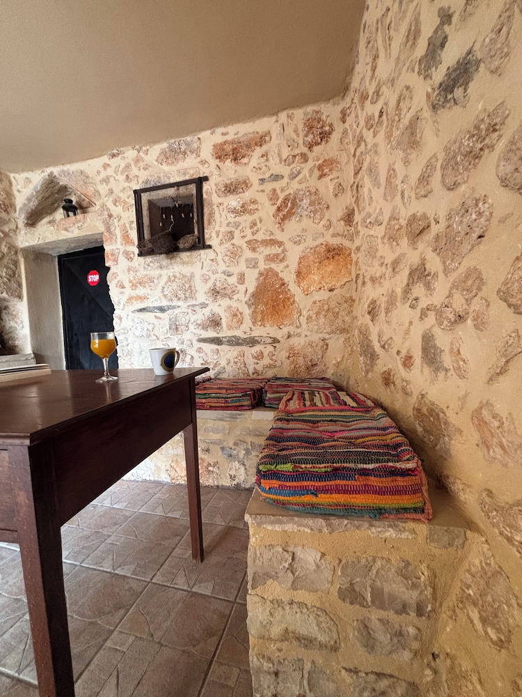 Electra Stone Suite
