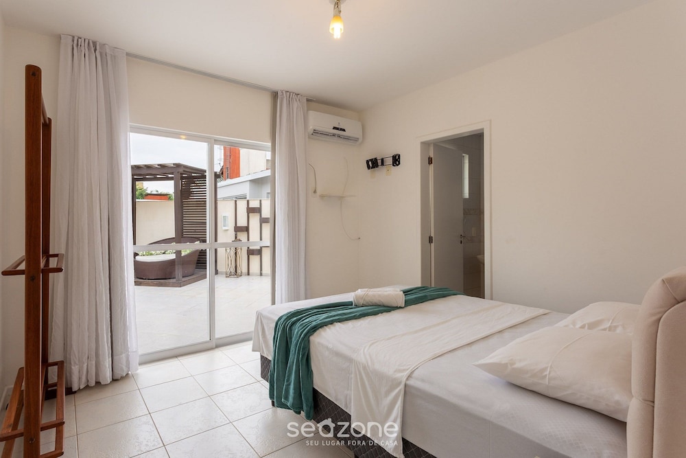 Penthouse With Private Pool and Barbecue Rgp302