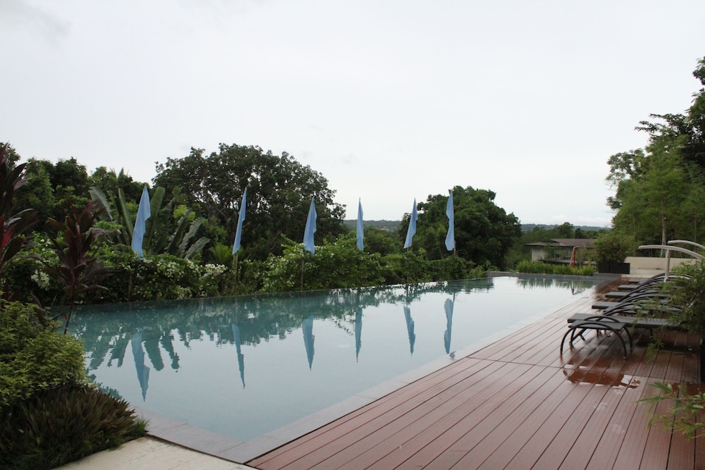 Ocean Suites Boutique Hotel