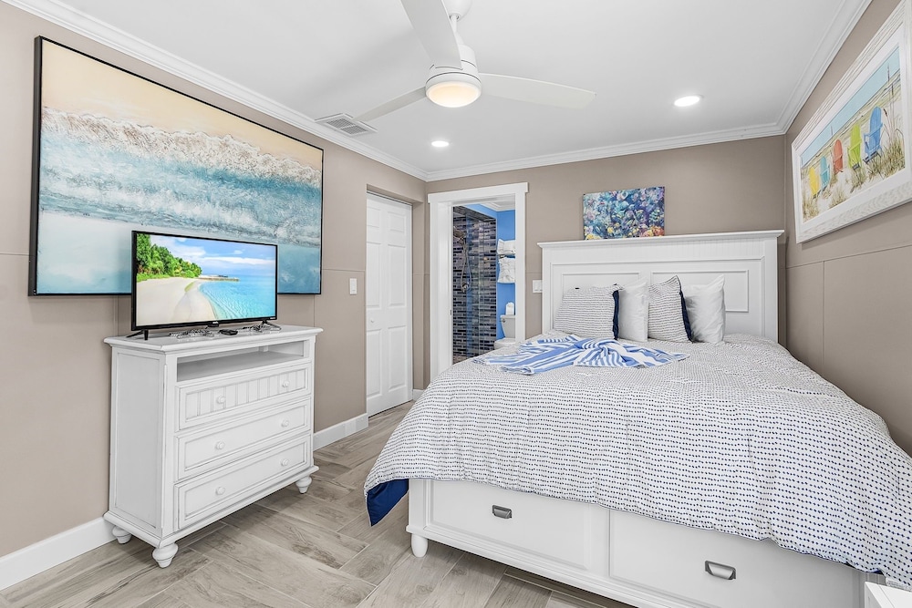 7 Dockside Dream: 3br/3ba Pool Home W/ Water Views! 3 Bedroom Home