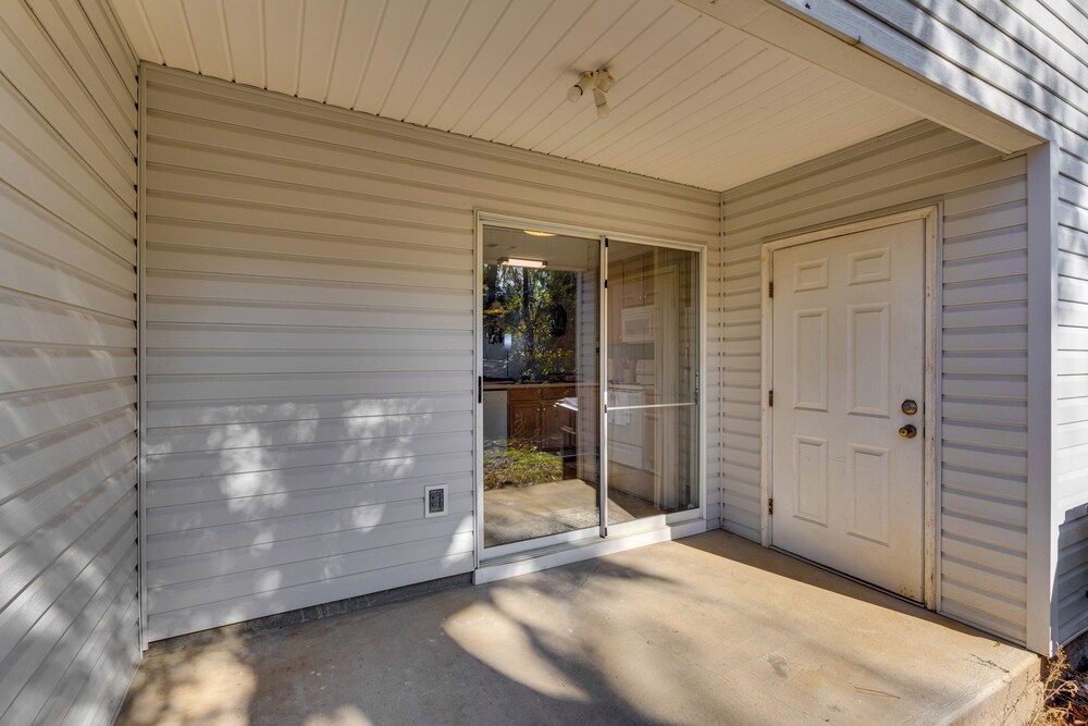 3 Mi to Fsu: Townhome w/ Patio in Tallahassee!