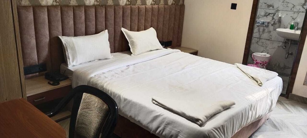 Hotel B K Stay