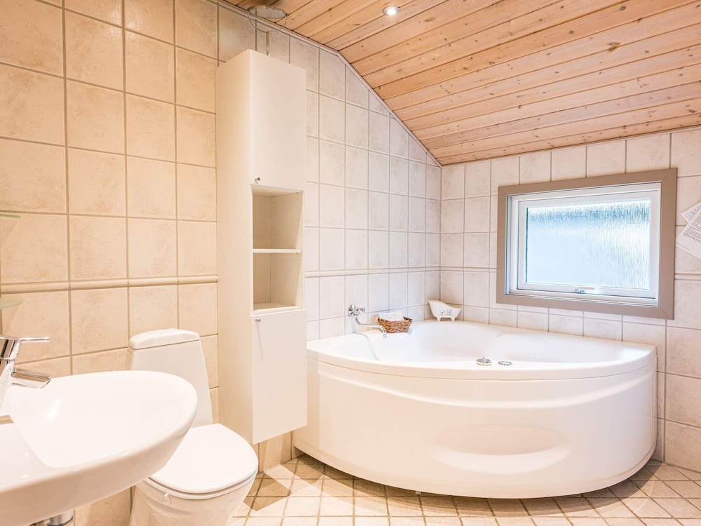 6 Person Holiday Home in Blavand view 4