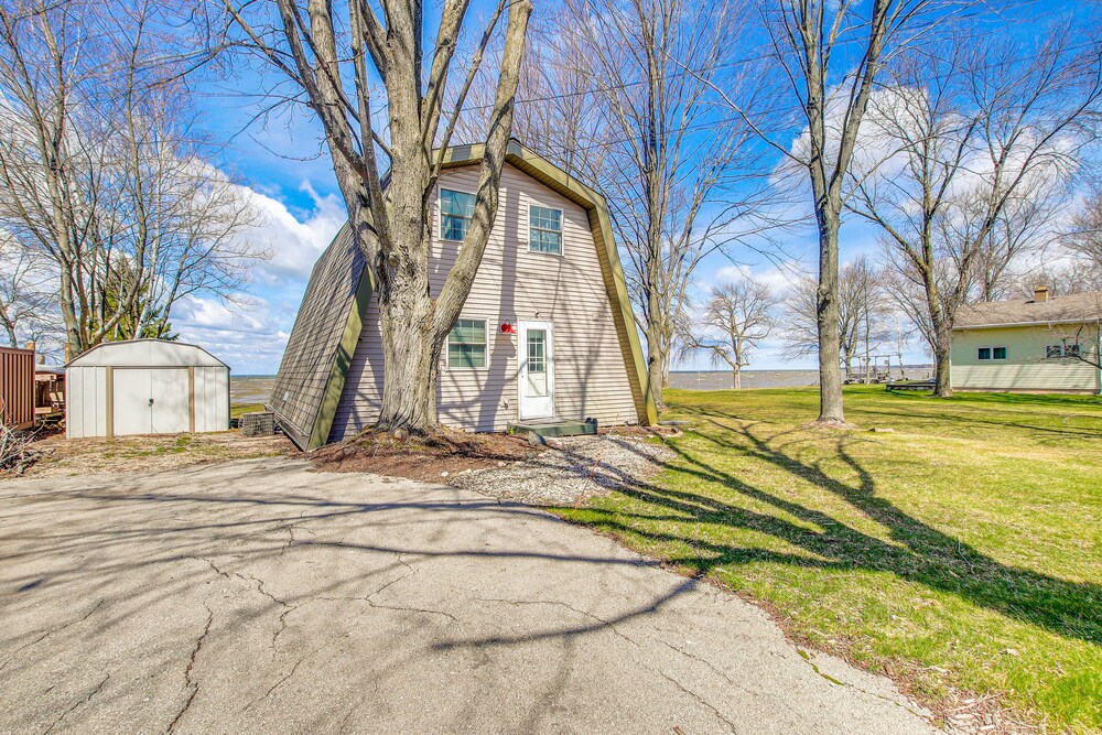 Bayfront Luxemburg Cabin Rental w/ Private Beach! view 5