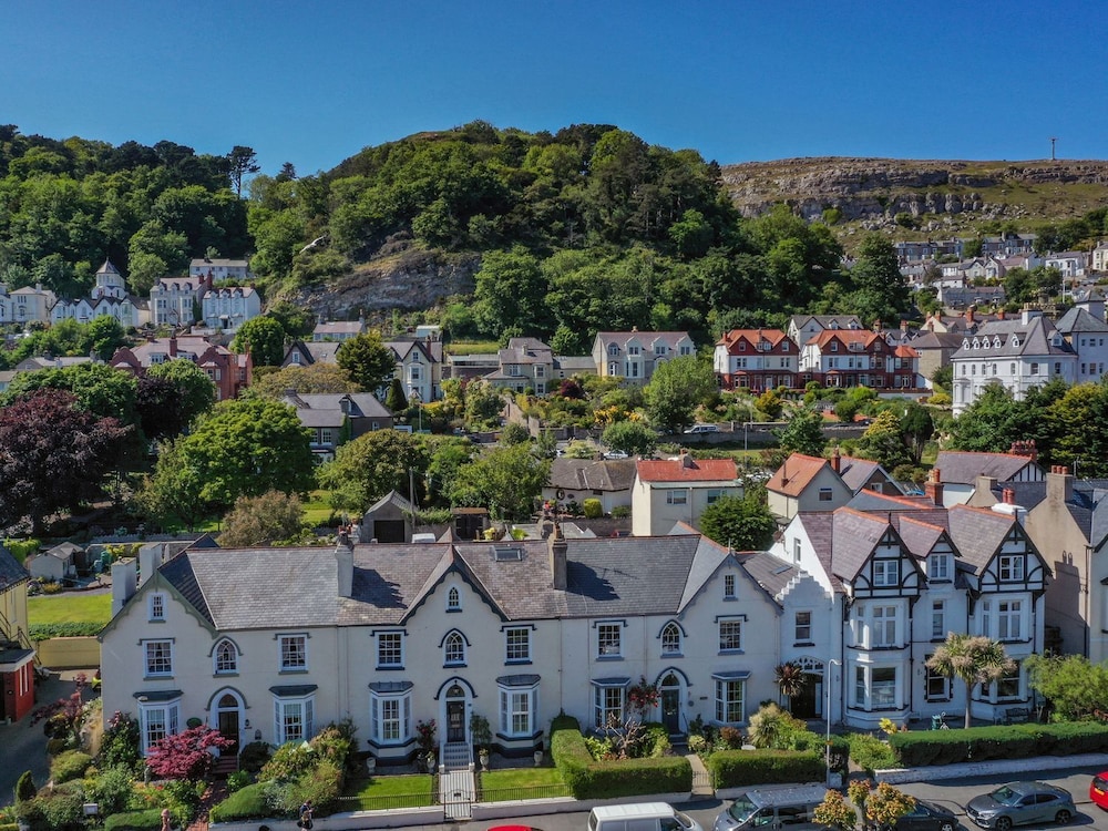 Abbey Lodge