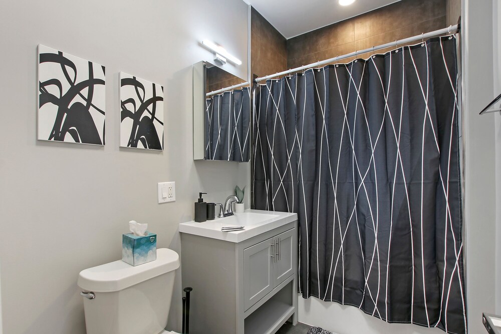 3BR Well-Furnished Apt - Kedzie 3F