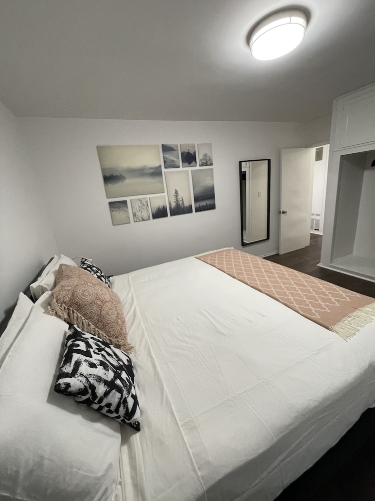 Hollywood Business Suites