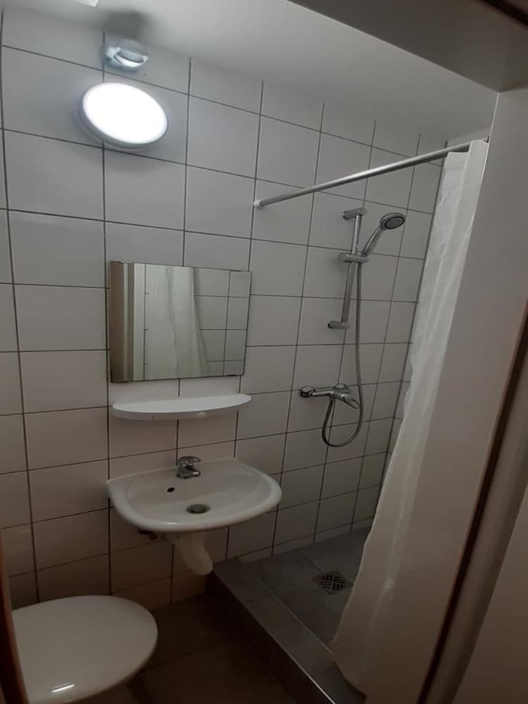 2-Rent Group Hostel Apartments SEN14