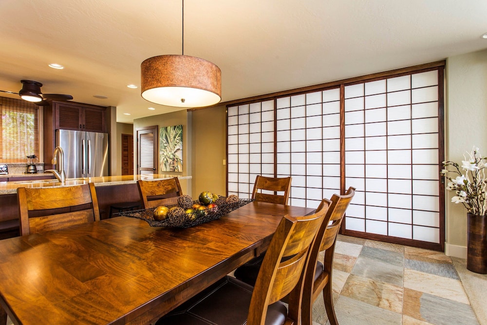 Exquisite Oceanfront Beautifully Upgraded Corner Unit - Vrkcv