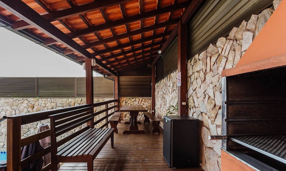 JOFs Apartamentos c Piscina e Vista Mar
