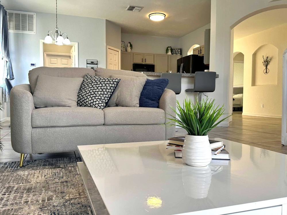 Family Villa 5 Bedroom Near Disney World