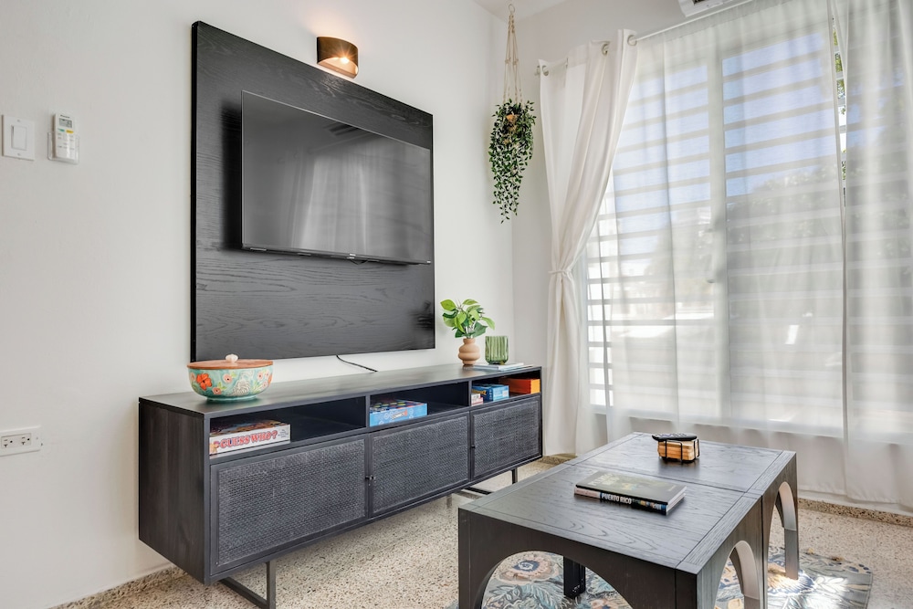 Luxury Condado Apt Walk to the Beach Pool