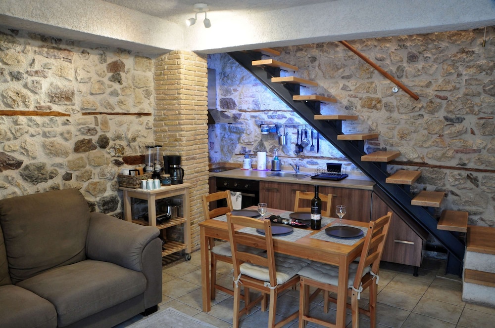 Limni Stone Apartment