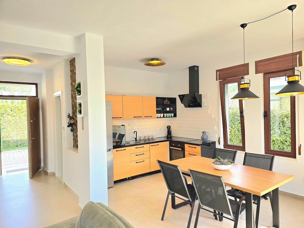 Sunny Beach Apartments 300
