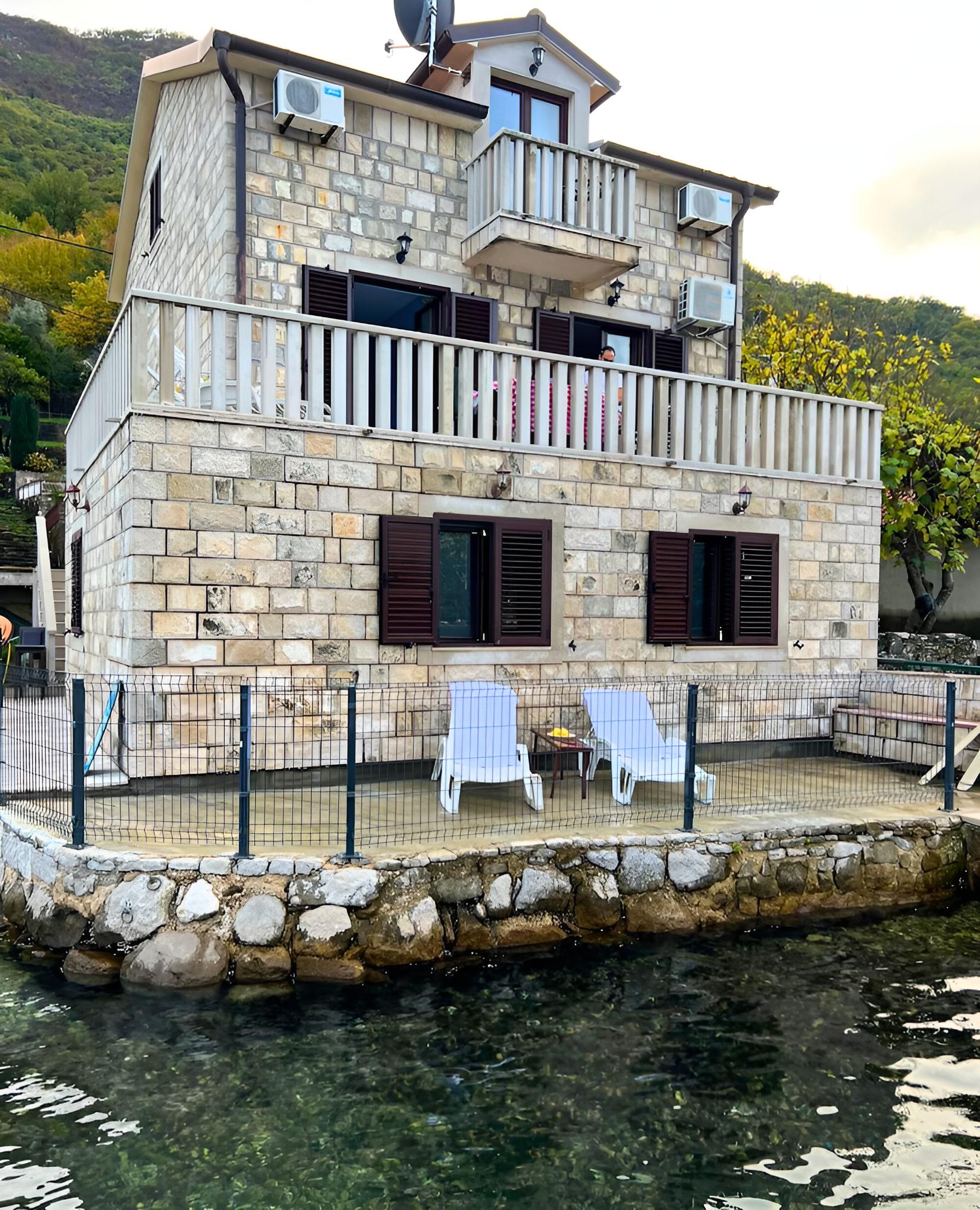 Amazing House Near Beach in Kostanjica photo 2