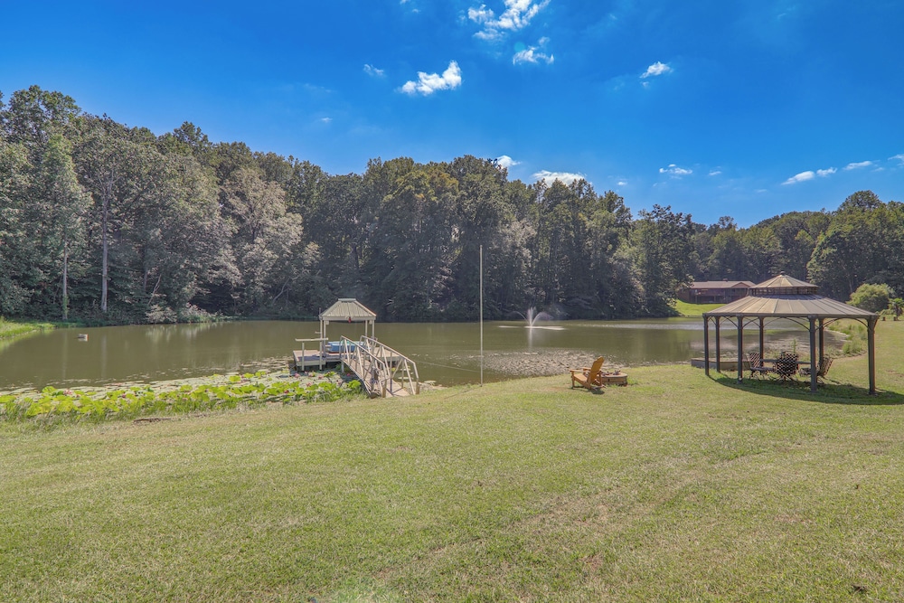 Game Room + Pond: Spacious Gainesville Getaway!