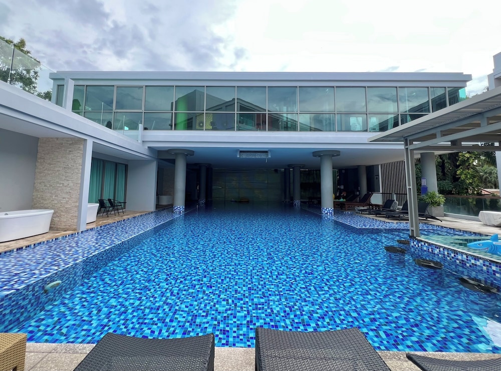 The Regent Bangtao by RESAVA