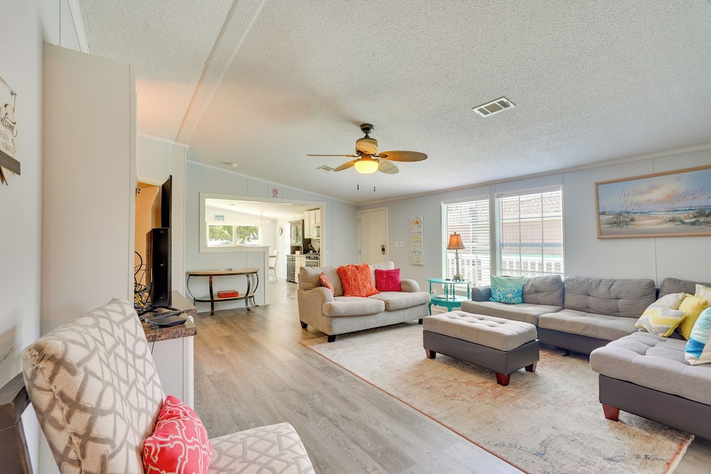 2 Blocks to Beach! Family-friendly Home in PCB