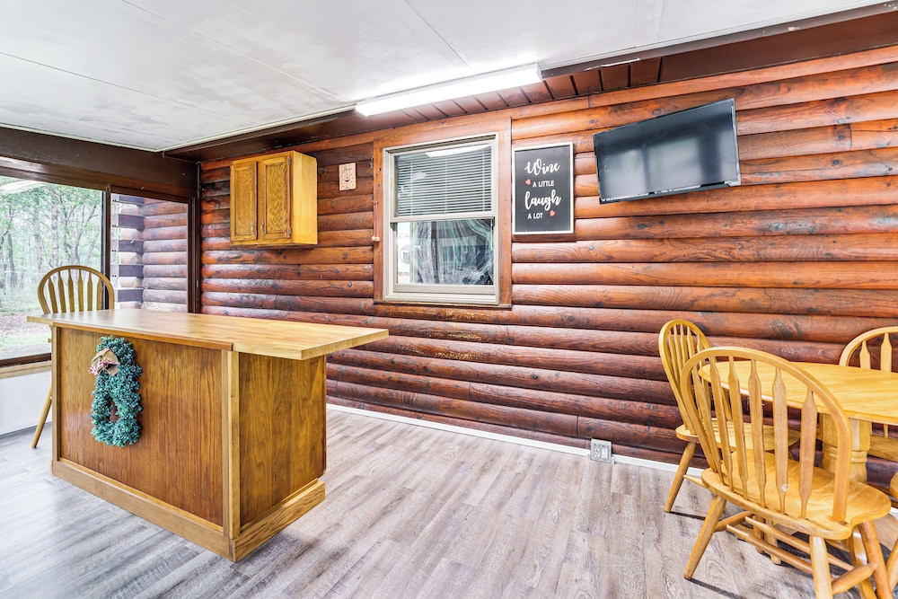Long Pond Log Cabin w/ Hot Tub Soaks & Outdoor Fun