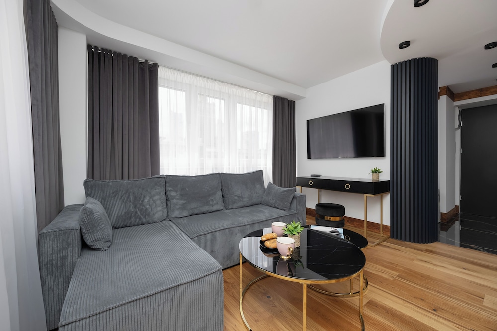Warsaw Studio in City Center by Renters