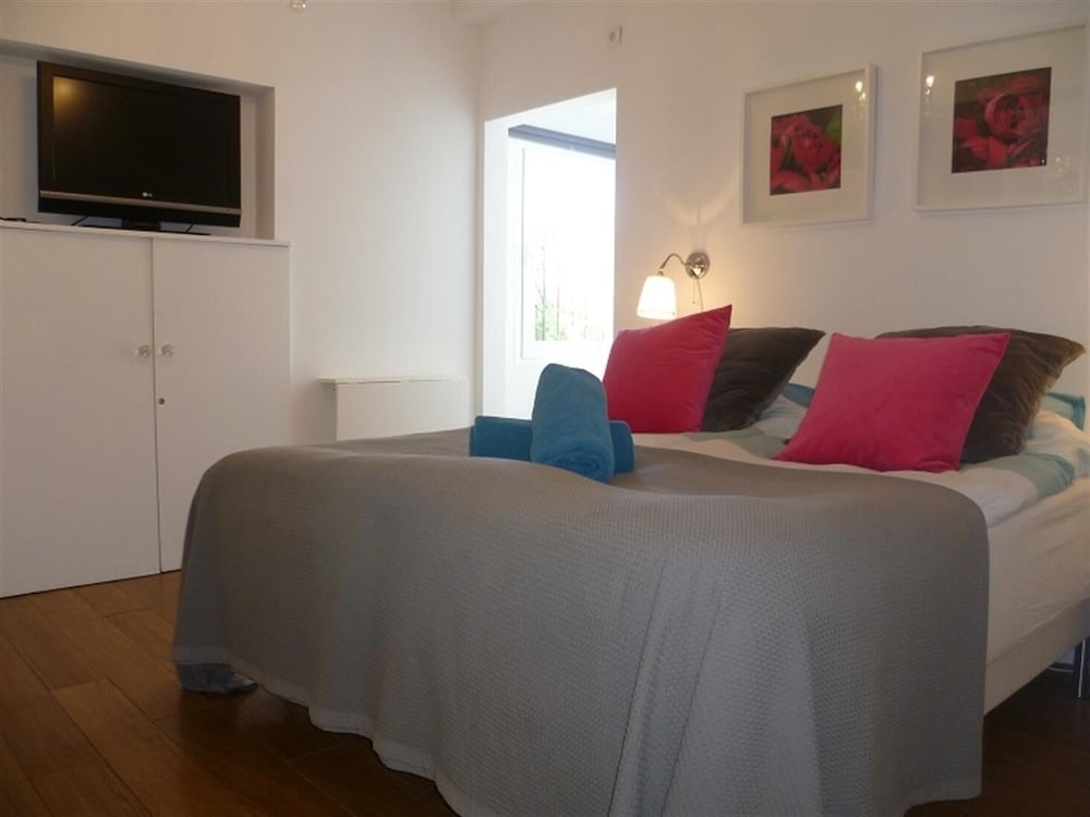 Marbella Vacations - Great Beach Side Villa - Semi Heated Pool - Property Image 20