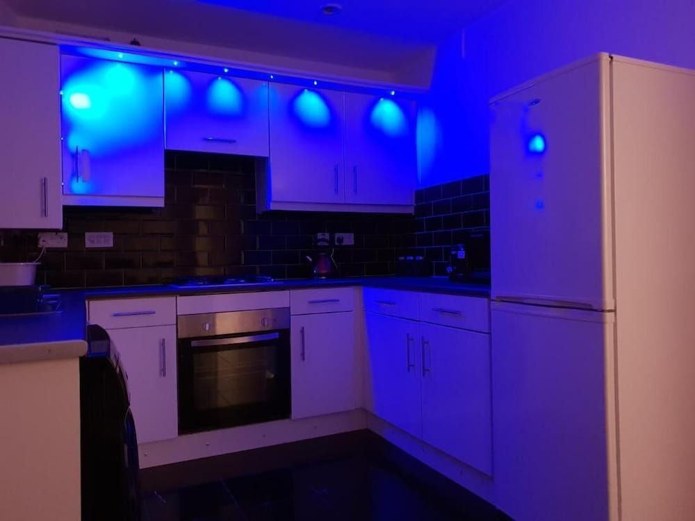 Charming Liverpool Home With Gardens and Parking