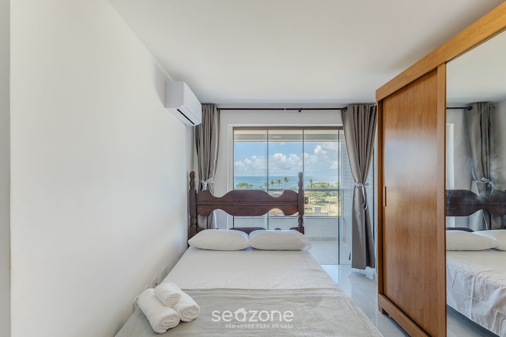 Building With Swimming Pool 300m From the Beach in Ilheus - MMD