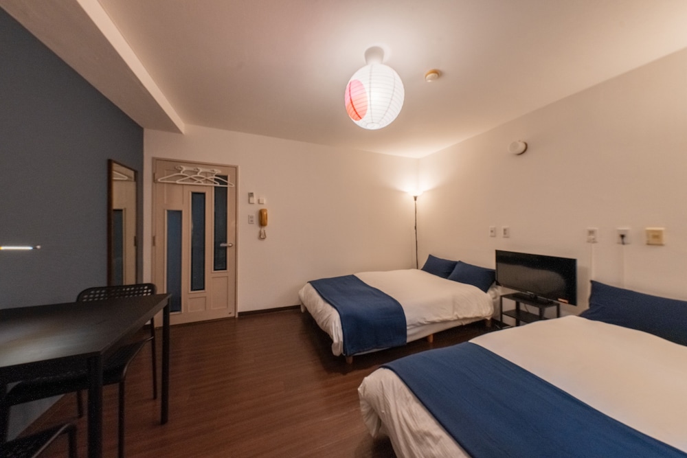 Namba West 5 connecting room