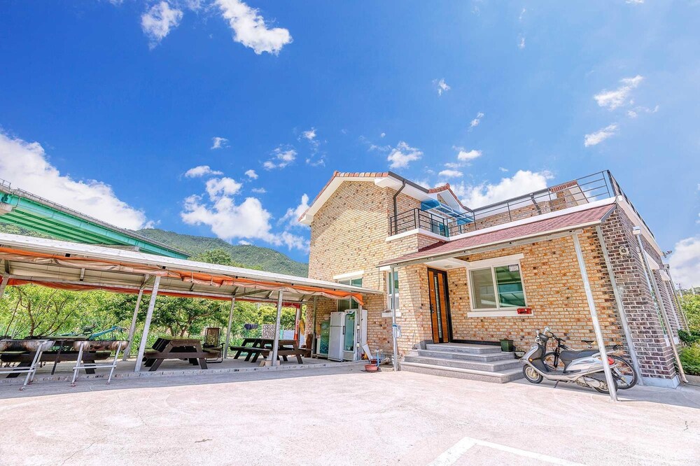 Samcheok Greenhyang Pension view 3