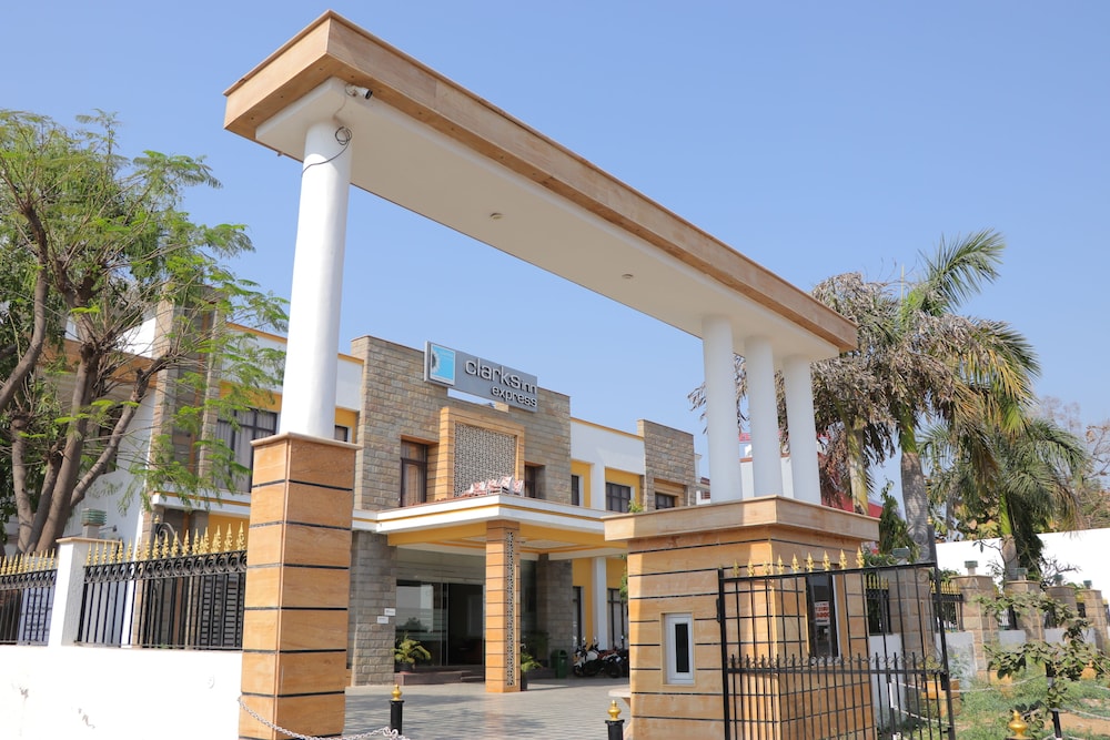 Hotel Clarks Inn Express Bharatpur view 2