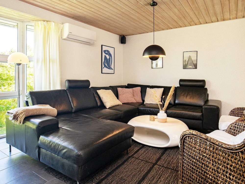10 Person Holiday Home in Blavand view 5