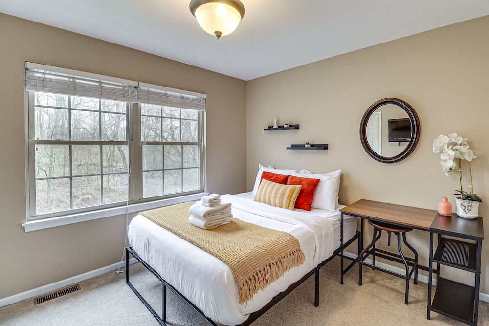 Family-friendly Townhome: 16 Mi to Pittsburgh! - Property Image 24