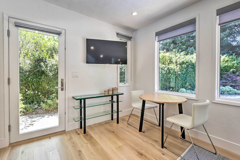 Menlo Park Studio ~ 2 Mi to Stanford University view 5