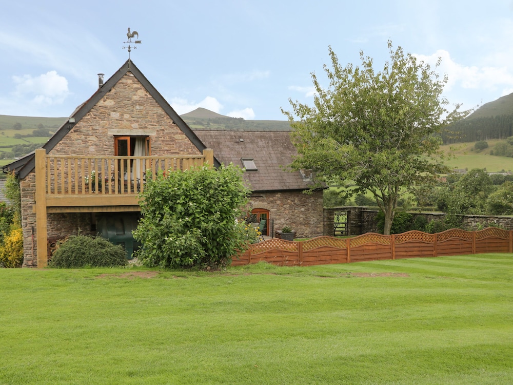 Pentre Barn