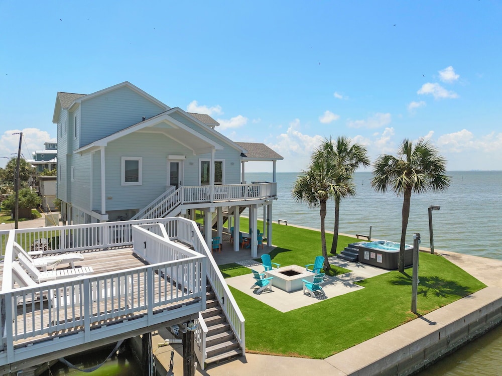 Blue Marlin Bayfront Retreat by Ryson Vacation Rentals