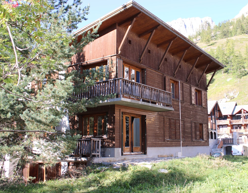 Chalet d'Alpina Lodge photo 1