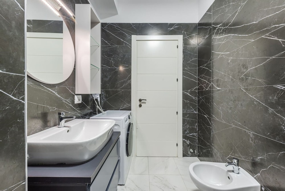 Expansive Apartment With Beach Access - Jasemin