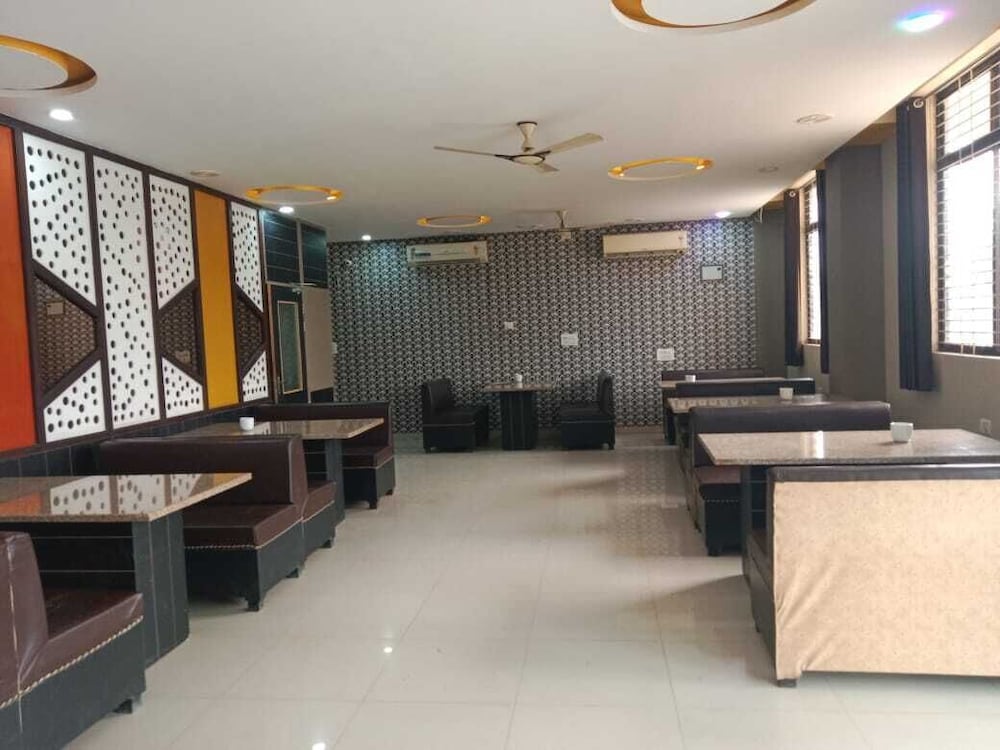 Holidays Luxury Hotel & Resort