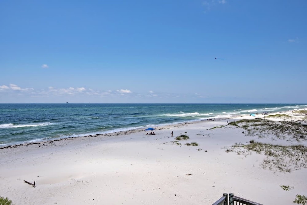 Beachfront 9bed Easybreezy East