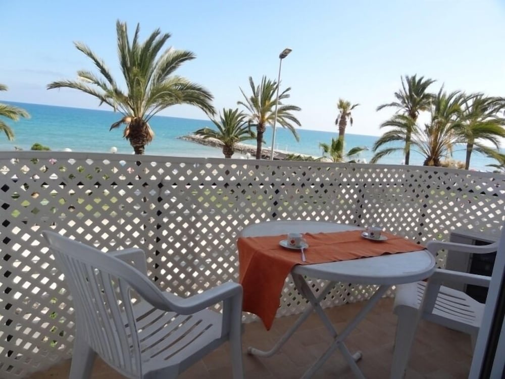 Liliane Apart view 3