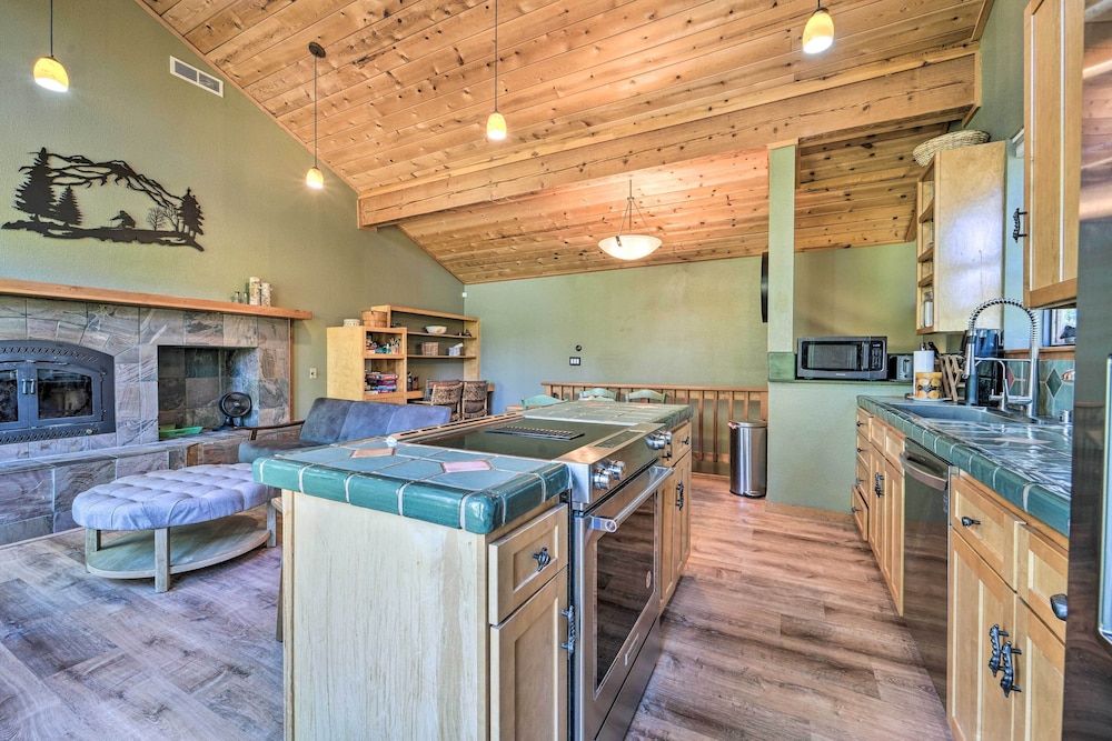 Lake Tahoe Vacations - Unique Northstar Resort Cabin w/ Woodsy Deck - Property Image 25