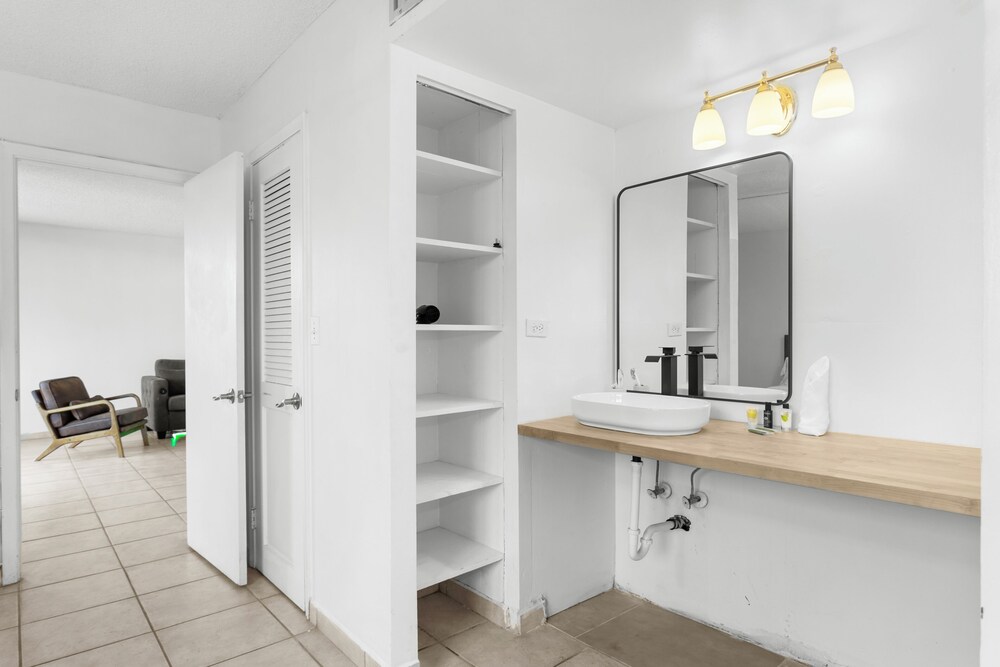 Bay Harbor Sunset Apt 3A